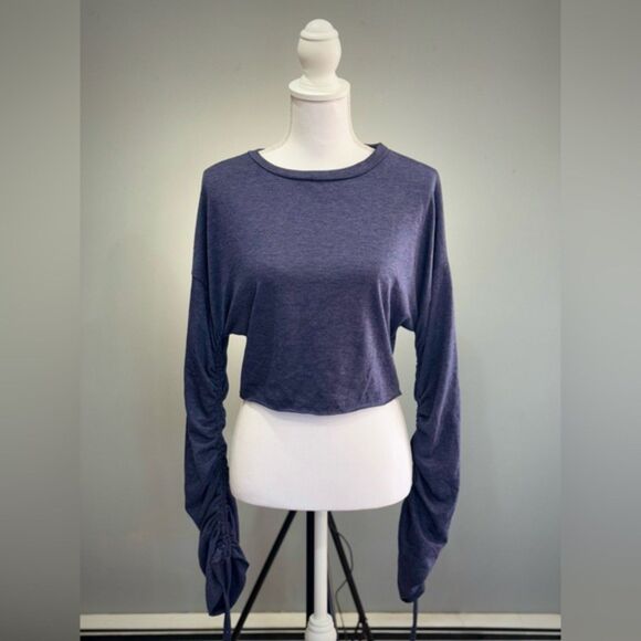 CLEARANCE! Gray-Blue Boutique Drawstring Sleeve Crop Top Size S NWT - Picture 1 of 5